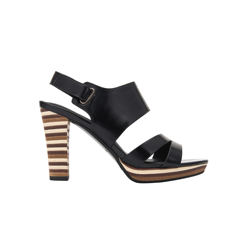 EHH2025 Effortless slip-on sandals