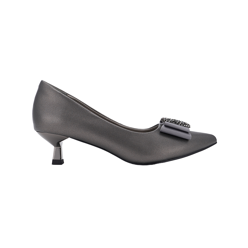LR0090 Kitten heel court shoe