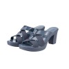 TN2219 Block Heel Slides