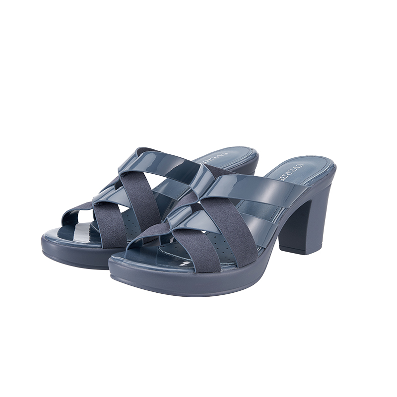 TN2219 Block Heel Slides