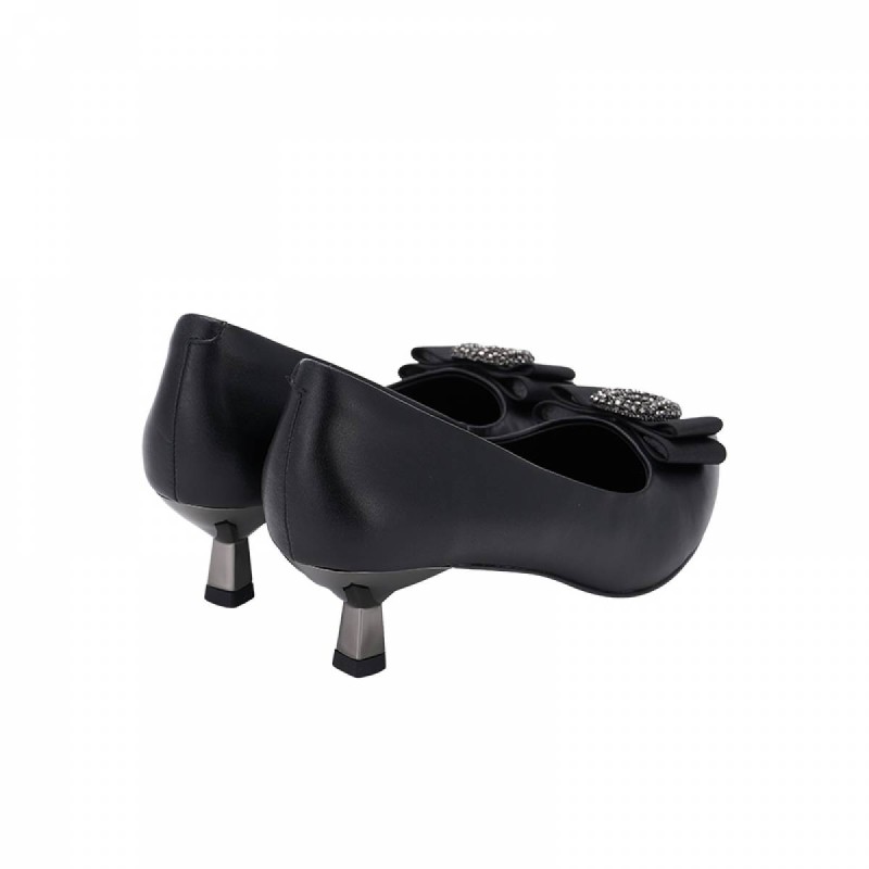 LR0090 Kitten heel court shoe